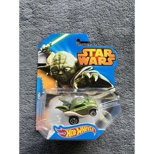 HOT WHEELS STAR WARS Yoda  CHARACTER CARS sealed on card 2015 Mattel